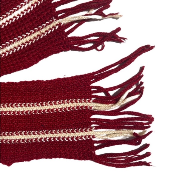 Knitted scarf burgundy red and white vertical striped thick soft knitted scarf - Picture 5 of 9